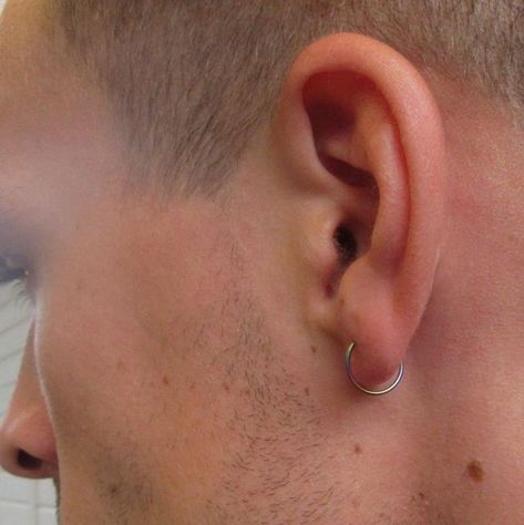 Mens Hoop Earrings, Guys Ear Piercings, Men's Piercings, Piercings Cartilage, Mens Earrings Hoop, Cartilage Piercings, Stud Earrings For Men, Tiny Hoop Earrings, Nose Studs