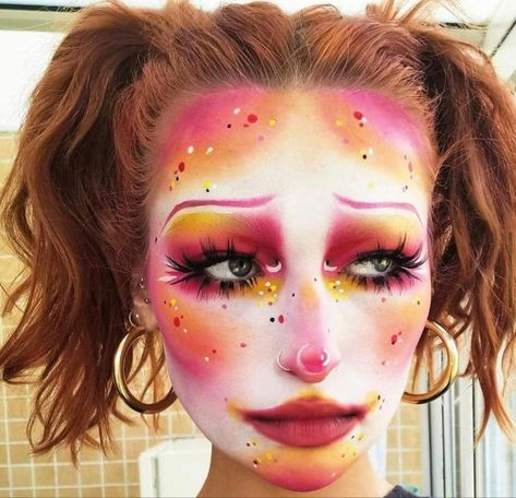 Crazy Colorful Makeup, Clown Make Up Aesthetic, Clown Makeup Colorful, Circus Clown Makeup, Sophie Baverstock, Camp Makeup, Fantasy Makeup Looks, Clown Core Makeup, Colorful Clown Makeup