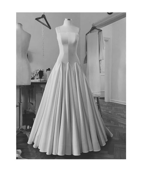 The White Files | I’ve never been one for pleats, but the structured perfection of the gowns by @carlosbacchi is making me seriously reconsider 😍🤍 Would… | Instagram Structured Wedding Dresses, Hollywood Glam Dress, Satin Wedding Dresses, Unusual Clothes, Wedding Dresses A Line, Custom Wedding Gown, Wedding Gown Inspiration, Fashion Design Patterns, Muslim Fashion Dress