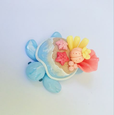 Clay Sea Turtle Diy, Clay Beach Ideas, Beach Clay Ideas, Polymer Clay Sea Creatures, Clay Ocean Animals, Sea Turtle Clay, Clay Turtles, Polymer Clay Turtle, Beach Turtle