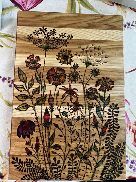 Wood Burned Birdhouse, Wood Burning Furniture Ideas, Botanical Wood Burning, Wood Burned Flowers Design, Wood Burn Projects, Woodburn Flowers, Flower Pyrography, Floral Wood Burning, Pyrography Ideas Inspiration