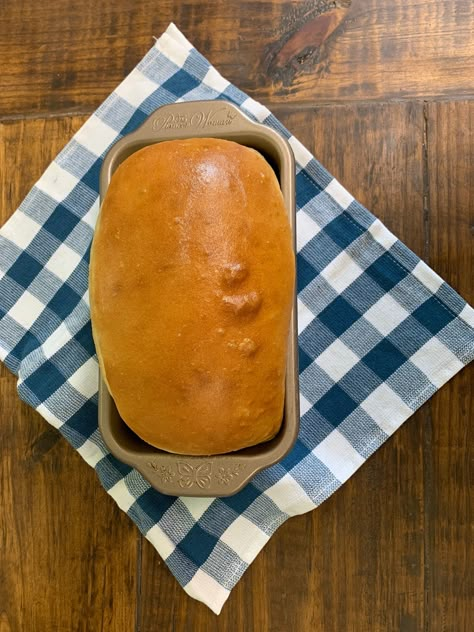 Sourdough Discard Sandwich Bread – Over Easy Homestead Discard Bread Recipe, Sourdough Discard Sandwich Bread, Discard Sandwich Bread, Bread Recipe No Yeast, Fluffy Bread Recipe, Sourdough Discard Bread, Easy Sourdough Discard Recipes, Discard Bread, Soft Sourdough Bread