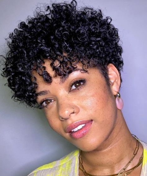 Short Sassy Curly Hairstyles, Short Very Curly Hair, Black Curly Hair Cuts, Short Naturally Curly Haircuts, Curly Hair Shapes Haircuts, Tapered Bob Haircut Short, Natural Curly Bob, 3c Haircut, Short 4a Curly Hair