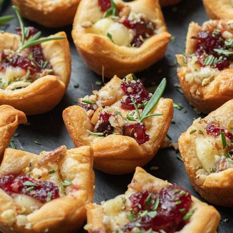 Baked Brie And Cranberry, Cranberry Tartlets, Cranberry Baked Brie, Baked Brie Cranberry, Crescent Dough Recipes, Baked Brie Bites, Brie And Cranberry, Brie Cranberry, Cranberry Baking