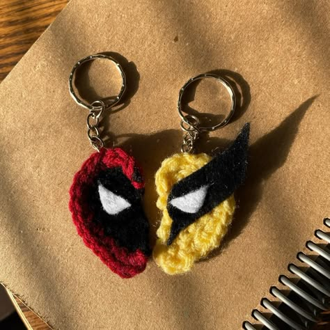 Besties ❤️💛 Just saw Deadpool & Wolverine and AHH it was so. good. The half heart necklaces are sooo cute I couldn’t help but make an attempt to create something inspired by them. And I also made this for my irl bestie (hey girl 🫶) who loves DP so even more of a reason! Who else saw the movie and loved it!!? 🍿 #deadpoolcrochet #deadpool #deadpoolandwolverine #deadpool3 #marvelcrochet #wolverinecrochet #moviecrochet #bestiecrochet #bestiegifts #crochetersofinstagram #marvelfanart Deadpool And Wolverine Crochet, Deadpool Crafts, Crochet Wolverine, Crochet For Him, Deadpool Crochet Pattern, Crochet Ideas For Men, Crochet Deadpool, Crochet Marvel, Marvel Crochet