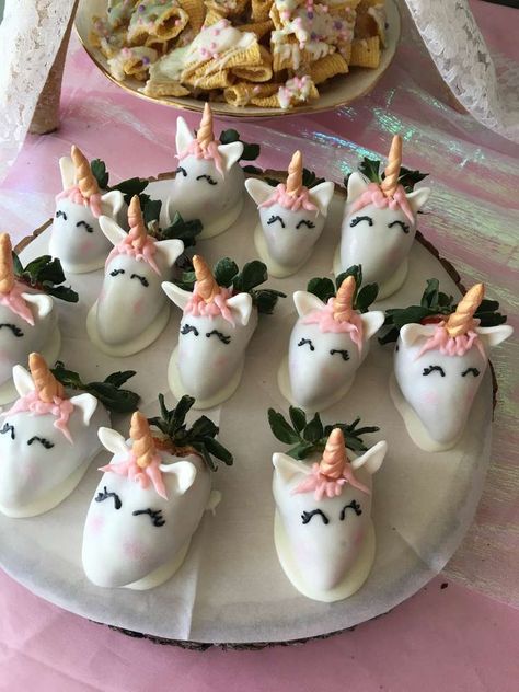 Boho Unicorn, Unicorn Birthday Party Ideas, Diy Halloween Dekoration, Halloween Party Decor Diy, Unicorn Birthday Party Decorations, Unicorn Themed Birthday Party, Unicorn Birthday Party, Unicorn Baby Shower, Unicorn Theme