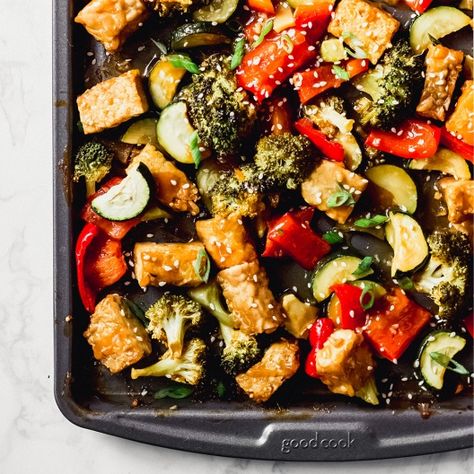 This recipe for Teriyaki Tempeh and Vegetables uses only one pan and is vegan & gluten-free! Serve it over brown rice for a quick & easy plant-based meal. #tempeh #onepanrecipes #easydinners Teriyaki Tempeh, Vegan Teriyaki Sauce, Make Teriyaki Sauce, Best Superfoods, Teriyaki Tofu, Freezer Friendly Meals, Tempeh Recipes, High Protein Vegan, Vegan Sandwich