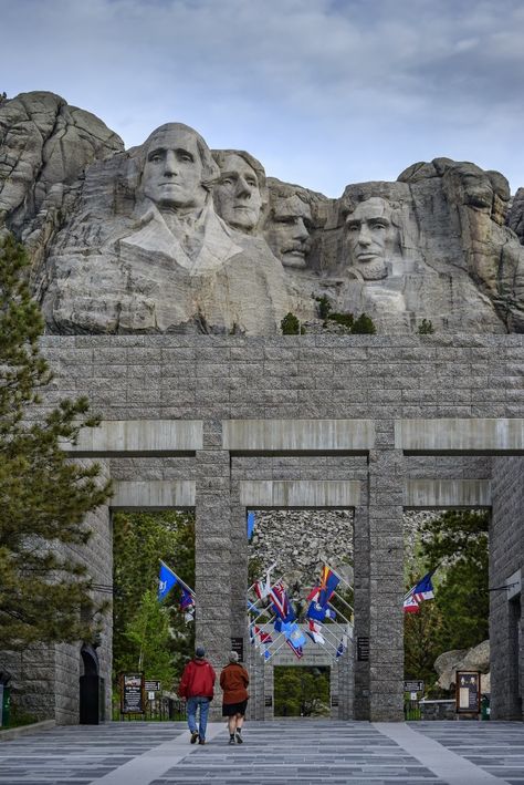 Mont Rushmore, California Street Style, Badlands South Dakota, California Street, Salton Sea, National Parks Usa, Memorial Park, South America Travel, Travel South