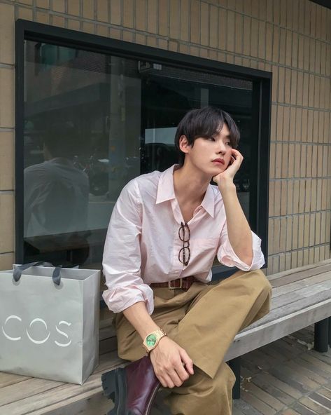 Vintage Boy Outfits, Korean Outfits Men, Pink Outfits Aesthetic, Pink Summer Outfits, Korean Men Fashion, Kpop Fashion Men, Vintage Summer Outfits, Asian Men Fashion, Minimalist Fashion Men