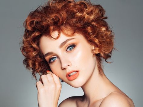 15 Best Curly Hairstyles to Flatter Oval Faces in 2023 Oblong Face Hairstyles, Oval Face Shape, Haircut For Face Shape, Short Hair Back, Short Layered Bob Hairstyles, Layered Bob Short, Textured Curly Hair, Red Curly Hair, Skin Regeneration