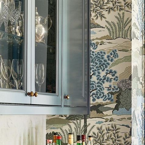 Thibaut on Instagram: "TGIF! 🍸 This elegantly styled bar by @matters_of_style is ready for entertaining. The wallpaper is Daintree, and it’s in stock and ready to ship. Shop in bio. 📸 @_dpphoto_" Bar Area Design, Pantry Wallpaper, Acadian Style Homes, Downstairs Cloakroom, Thibaut Wallpaper, Butler’s Pantry, Vero Beach Florida, Home Cinema Room, Vero Beach Fl