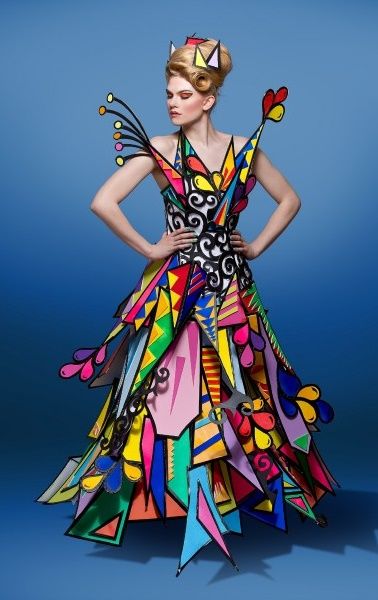 Love the concept, colors. geometry and material -foamboard Cubism In Fashion, Stained Glass Inspired Fashion, Pop Art Dress Fashion, Pop Art Textiles, Pop Art Fashion Clothes, Brazilian Fashion Street, Unique Dresses Creative, Pop Art Outfit, Stained Glass Dress