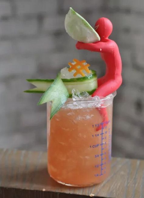 Cocktail garnishes to help you get weird. Tiki Garnish, Molecular Mixology, Bartending Tips, Cocktail Garnishes, Funny Cocktails, Cocktail Decoration, Drink Decorations, Drink Garnishing, Cocktails To Try