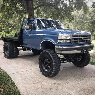 TAG a flat bed owner! . Owner: @slicky_c . By @obs.brotherhood . . . . #fordpower #fordtrucks #trucks #truckporn #fordf250 #f250  #fordculture #fordf350 #f350 #obsford Ford Super Duty Trucks, Truck Flatbeds, Custom Pickup Trucks, Pick Up Truck, Old Ford Trucks, Classic Ford Trucks, Jacked Up Trucks, Old Pickup Trucks, Classic Pickup Trucks