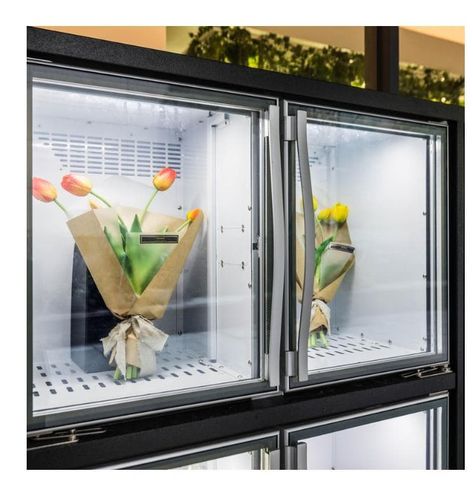 Flower Vending Machine | tradekorea Flower Vending Machine, Asian Flowers, Flower Store, Money Games, Startup Company, Japanese Flowers, Vending Machine, Flower Shop, Fresh Flowers