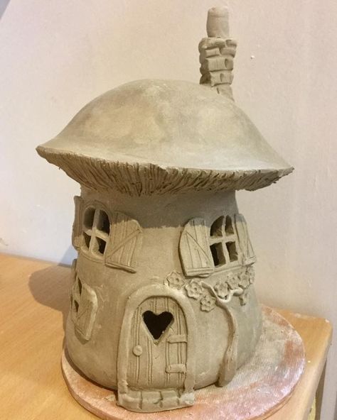 Pottery Fairy Houses, Clay Fairy Houses, Fairy House Clay, Ceramic Fairy House, Fairy House Crafts, Clay House, Clay Fairy House, Beginner Pottery, Pottery Houses