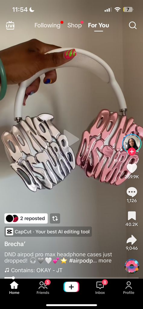 Air Max Headphones Aesthetic, Apple Air Max Headphones Aesthetic, Air Max Headphones, Apple Headphones Aesthetic, Beats Headphones Outfit, Headphone Outfit, Max Headphones, Headphones Case, Headphones Aesthetic