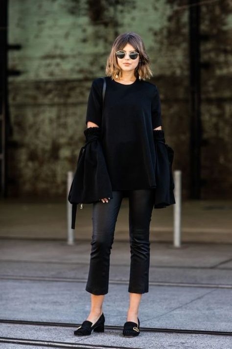 Friday Favorites - Heeled Loafers - Maison de Cinq Outfit Nero, Sydney Fashion Week, Street Mode, Photography Trends, Outfit Street, Quoi Porter, Statement Sleeves, Paris London, Top Outfit