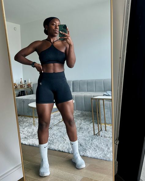 Discipline 💯 Follow @belledamefit for more fitness content 🫶🏾 ❤️‍🔥 Like 📌 Save 💬 Comment 💌 & Share this 🫶🏾 #fitnessjourney #fitnessmotivation #fitness #fitlifestyle #bodygoals #gymlife #fitgirls #explorepage #gymshark #gymsharkwomen Black Woman Gym Outfits, Black Fitness Inspiration, Women Gym Outfits, Fitness Queen, Weight Training Women, Vision Boarding, Fitness Content, Fitness Vision Board, Goals Motivation