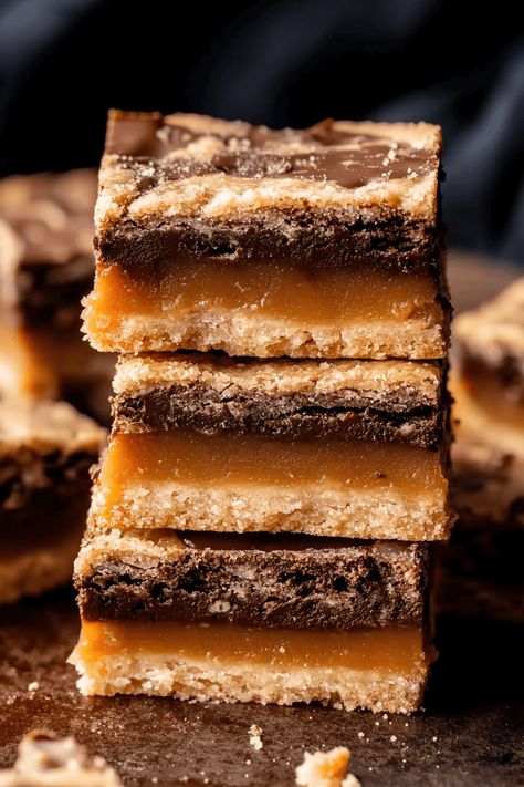 Decadent Chocolate Caramel Shortbread Squares Pretzel Carmel Squares, Shortbread Brownie Bars, Chocolate Caramel Squares, Chocolate Butterscotch Bars, Dessert Square Recipes, No Bake Pecan Pie, Caramel Shortbread Bars, Shortbread Squares, Caramel Squares