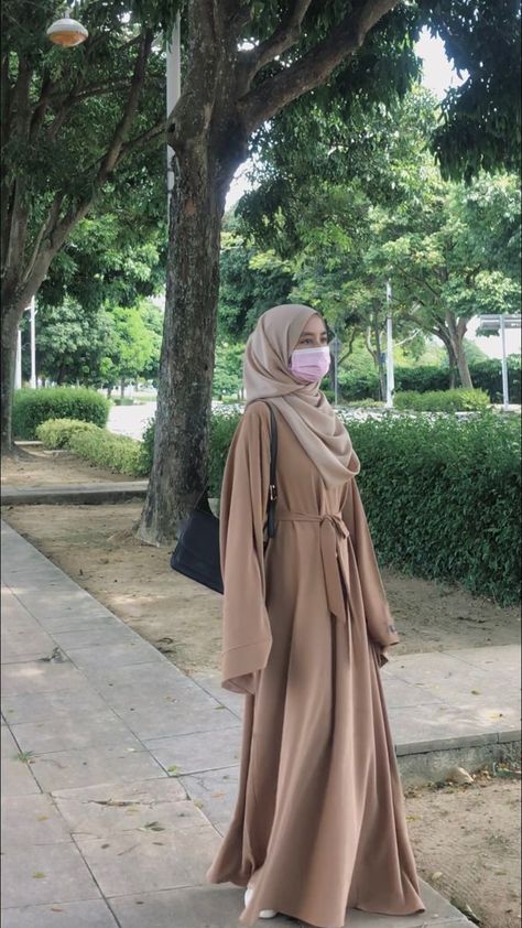 Aesthetic Abayas, Niqab Outfit, Muslim Girl Outfits, Look Gatsby, Muslimah Fashion Casual, Muslimah Outfit, Stile Hijab, Mode Turban, Modest Fashion Hijab