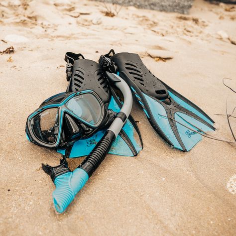 Snorkeling Photoshoot, Snorkeling Pictures Aesthetic, Snorkel Gear, Scuba Aesthetic, Snorkeling Photography, Diving Aesthetic, Scuba Diving Aesthetic, Snorkeling Aesthetic, Snorkeling Pictures