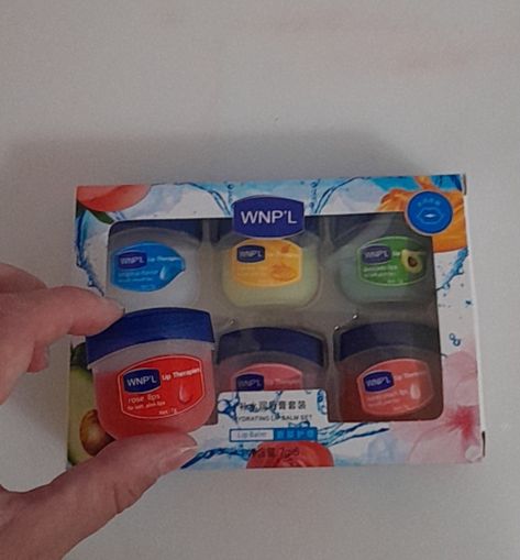 Mini vaseline<33 Mini Vaseline Lip Balm, Vaseline Aesthetic, Mini Vaseline, Vaseline Products, Vaseline Uses, Vaseline Lip Therapy, Newborn Feeding, Vaseline Lip, Lip Balm Set