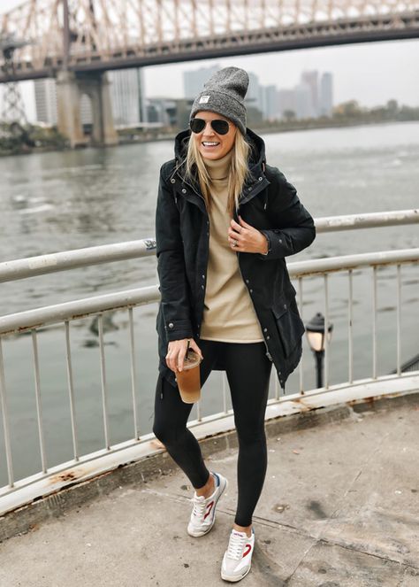 Styling Leggings - Styled Snapshots Cute Winter Outfits With Leggings, Winter Outfits With Leggings, Winter Outfits For Women, Look Legging, Black Leggings Outfit, Cute Winter Outfits, Cold Weather Outfits, Athleisure Outfits, Outfits For Women