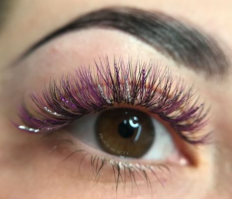 Pink And Purple Lash Extensions, Purple Lash Extensions, Glitter Lash Extensions, Purple Lashes, Lash Art, Lash Ideas, Ombre Purple, Short Lashes, Black Lashes