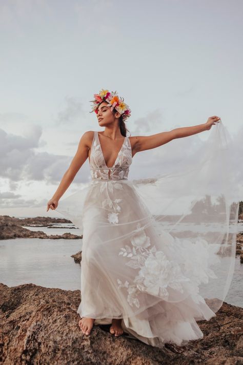 Hawaiian Wedding Dress, Hawaii Wedding Dress, Tropical Wedding Dresses, Vow Renewal Dress, Barnyard Wedding, Jungle Wedding, Hawaii Beach Wedding, Wedding Dresses A, Wedding Dresses A Line