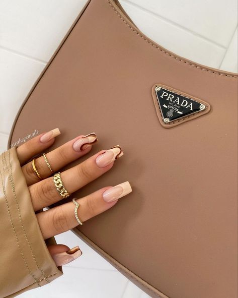 Almond Nails October, Acrylic Nail Designs 2022, Fall Trendy Nails, Black Nails Almond, Fall Nail Colours, September Nails, Fall Nail Trends, October Nails, Gel Nails Diy