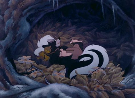 Flower Bambi, Skunk Drawing, Bambi 1942, Disney Amor, Disney Time, Bambi Disney, Disney Cats, Slaap Lekker, Disney Gif