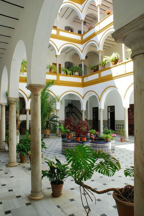 Moroccan Riad, Hacienda Style Homes, Moorish Architecture, Spanish Architecture, Casas Coloniales, Hacienda Style, Spanish Style Homes, Patio Interior, Home Indoor