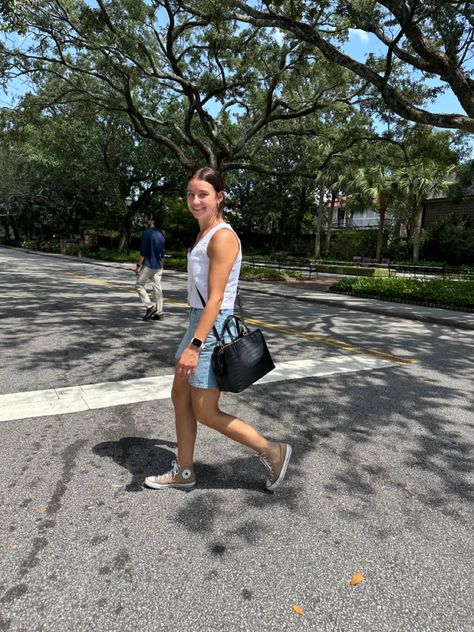 madewell top and shorts/ a new day purse/ converse shoes Hallyn Bellairs, Madewell Top, A New Day, Converse Shoes, New Day, Madewell, Converse, Purse, How To Wear