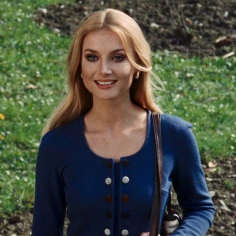 Barbara Bouchet, Look Alikes, Beautiful Beautiful, Celebrity Look, Vintage Glamour, Infamous, How Beautiful, It Girl, Muse