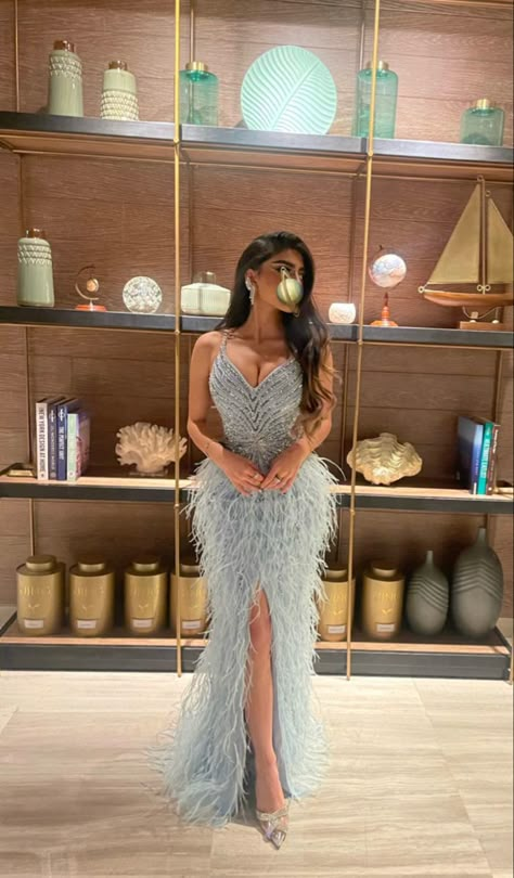 Luxury Dress For Wedding Guest, Prom Dress Fabric, Party Outfit Summer, Dress Feathers, Dubai Dress, Arab Dress, Prom Dresses Mermaid, Beaded Mermaid, Blue Feathers