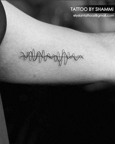 Voice Wave Tattoo, Echo Tattoo Ideas, Sound Tattoo Wave, Sound Wave Tattoo Ideas, Sine Wave Tattoo, Music Wave Tattoo, Voice Memo Tattoo, Sound Waves Tattoo, Listening To Music Tattoo