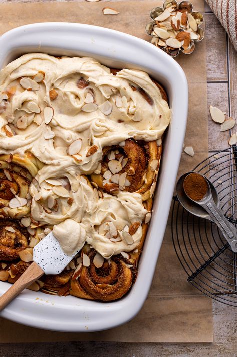 Almond Cinnamon Rolls - DreamCakeTrue Almond Cinnamon Rolls, Almond Flour Cinnamon Rolls, Almond Kringle Recipe, Almond Rolls, Bakewell Cake, Cinnabon Recipe, Gooey Cinnamon Rolls, Almond Frosting, Cinnamon Roll Cheesecake