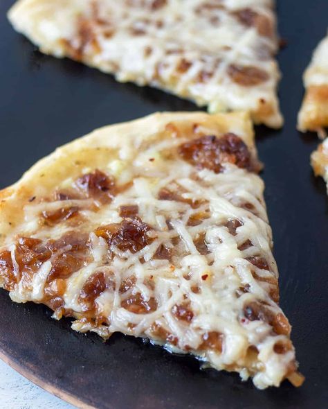 Caramelized Onion Pizza With Cream Cheese - Apples for CJ Pizza With Cream Cheese, Gourmet Pizza Recipes, Cream Cheese Pizza, Cheese Apples, Caramelized Onion Pizza, Recipes Using Cream Cheese, Grill Cheese, Cream Cheese Appetizer, Onion Pizza