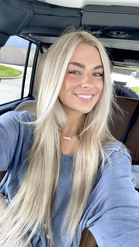 Beach Blonde Hair, Blonde Hair Goals, Perfect Blonde Hair, Bright Blonde Hair, Summer Blonde Hair, Icy Blonde Hair, Vacation Hairstyles, Dyed Blonde Hair, Light Blonde Hair