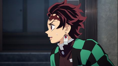 Tanjiro Kamado Screencaps, Tanjiro Side Profile, Demon Slayer Side Profile, Kny Side Profile, Drawing Ideas Cool, Kny Shifting, Kny Screencaps, Tanjiro Cute, Yandere Tanjiro