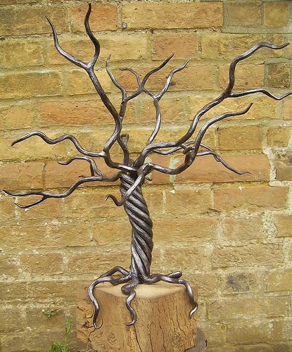 Iron Tree Sculpture, Forged Metal Projects, Forged Art, Art Fer, Blacksmith Projects, Metal Artwork Wall, Welding Art Projects, Metal Working Projects, Forging Metal