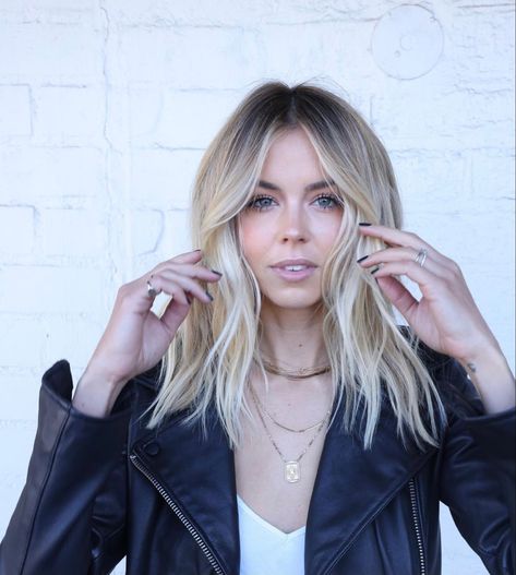 Lived In Hair, Beige Blond, Anh Co Tran, Blonde Bob Hairstyles, Hair Instagram, Blonde Hair Inspiration, Fresh Hair, Work Hairstyles, Long Layered Hair