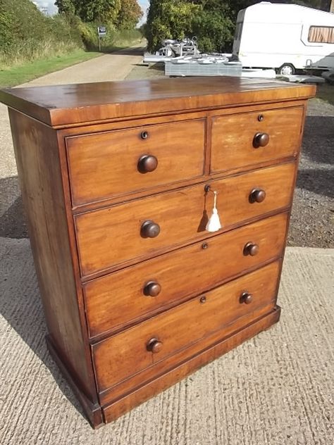 Farmhouse Chest Of Drawers, Drawer Chest Bedroom, Chest Bedroom, Chest Of Drawers Bedroom, Antique Chest, Chair Table, Furniture Antique, Wood Works, Closet Ideas