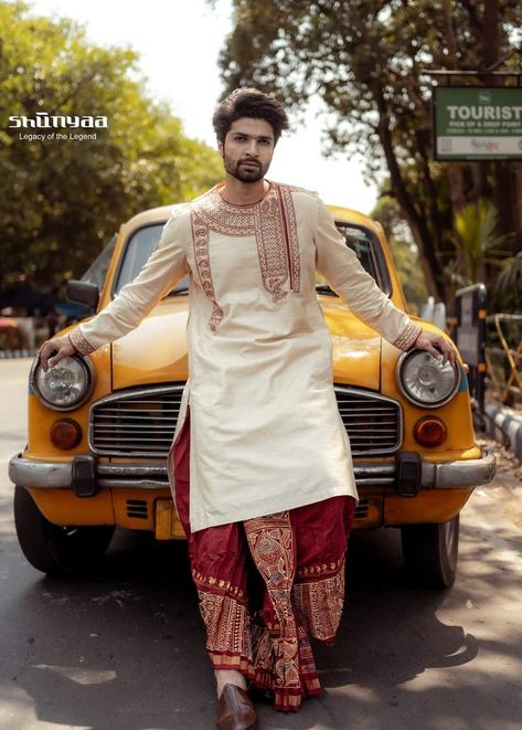 Bengali Dhoti Men, Men’s Dhoti Kurta, Bengali Men Wedding Outfit, Indian Traditional Men Outfit, Dhoti With Kurta For Men, Durga Puja Outfit Ideas Men, Bengali Wedding Groom Dress, Bengali Groom Outfit Dhoti Panjabi, Bengali Mens Traditional Wear