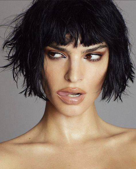 Emrata Instagram, Retro Haircut, Old Hairstyles, Celebrity Photography, Modern Haircuts, Short Bangs, Bob With Bangs, Long Hair With Bangs, Beauty Shoot