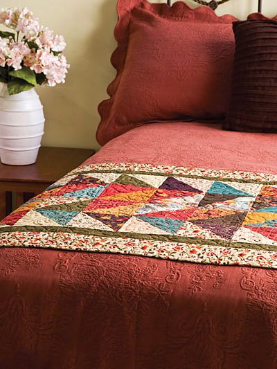 Beginner’s Guide to Bed Runners | SewingMachinesPlus.com Blog Quilted Bed Runners Ideas, Quilted Bed Runners Patterns Free, Bed Scarf Runner Patterns, Bed Runners Ideas Free Pattern, Quilted Bed Runners, Bed Quilt Patterns, Bed Back Design, Quilted Bed, Pineapple Quilt