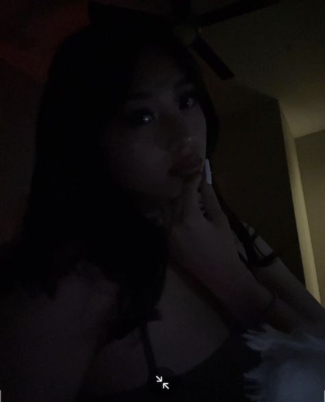 Teenage Dirtbag Pfp, Dark Lighting Selfies, Asian Girl Pfp For Discord, Emo Girl Pfp Discord, Female Teenage Dirtbag, Home Screen Pictures, Irl Pfp, Dark Lighting, Discord Girl Pfp Irl Latina