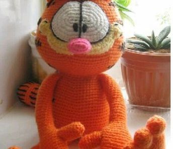 PATRÓN GRATIS Gato Garfield Juguete Amigurumi - Crochetisimo Crochet Amigurumi, Hello Kitty, Amigurumi, Kitty, Internet, Crochet, Art