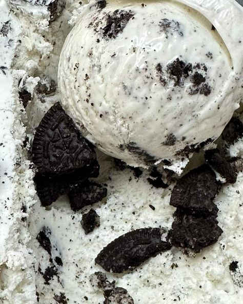 Oreo Ice Cream, Food Drawings, Food Babe, Cream Aesthetic, Cute Food Drawings, Cookies N Cream Cookies, Ice Cream Cookies, Save Room, Food Drawing